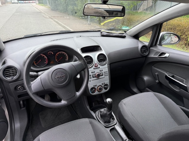 Opel Corsa 1,2i Nová STK klima zimáky benzín - 9