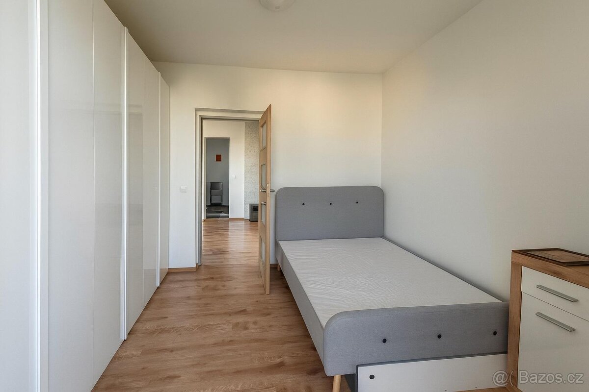 Prodej bytu 3+1 s balkonem, po rekonstrukci, Ostrava-Poruba - 9