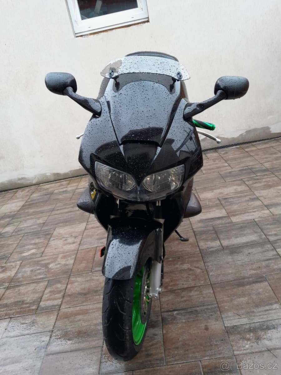 Honda VFR 800 FI, po velkém servisu, výborný stav - 9