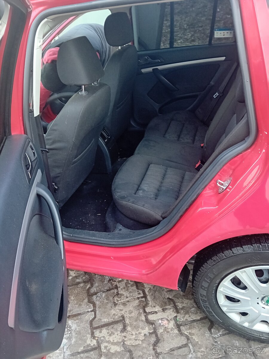 Škoda Octavia 1.6TDI kombi - 9