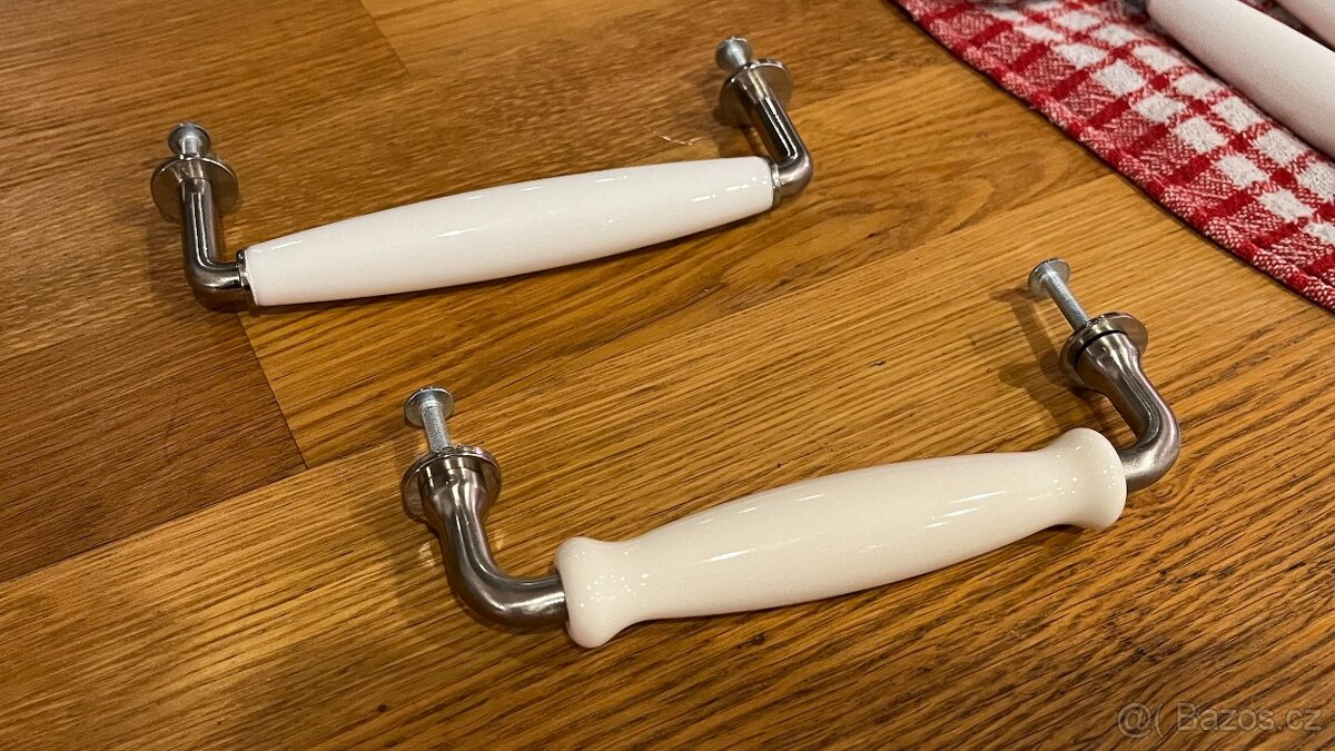 Madla a úchytky IKEA - keramika a kov - 9