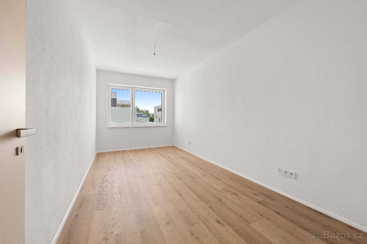 Litomyšl , 2kk, balkon, sklep, komora, garážové stání v domě - 9