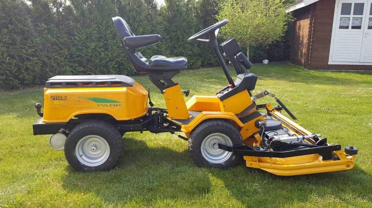 Stiga Park Pro, hydrostatický, 18 koní, 2válcový, 4taktní, p - 9