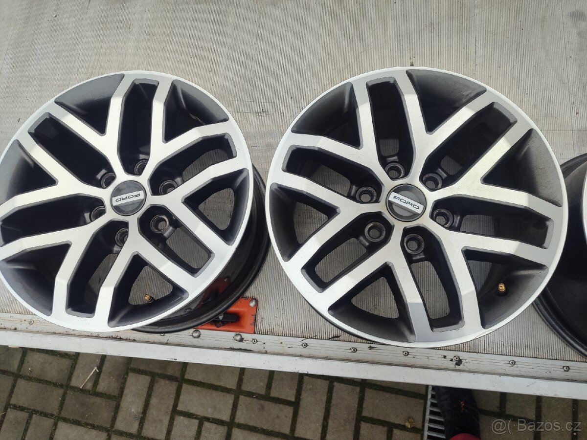 Kola Ford F150 Raptor - 9