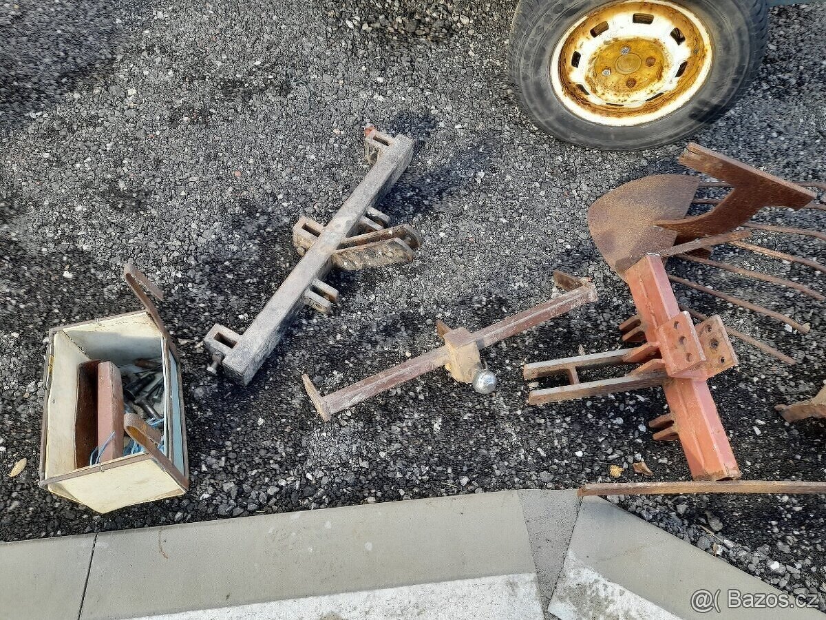 Malotraktor Mt8-070 mini s brzdenym vlekem a prislusenstvim - 9