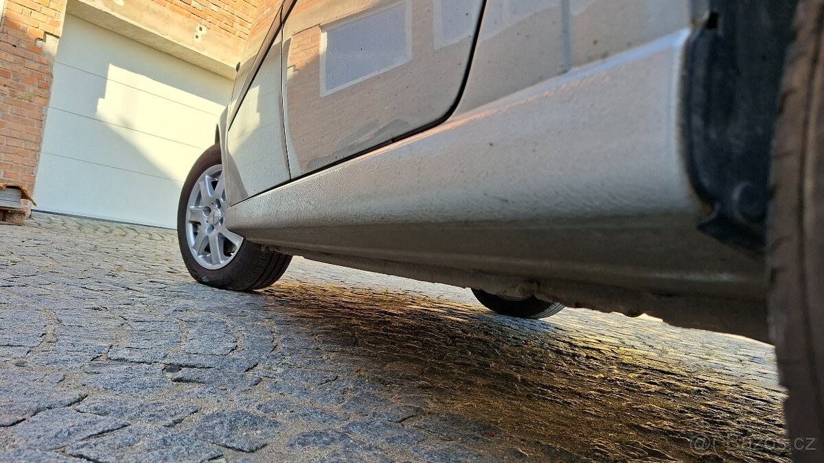 Opel Meriva 1.6 - 9