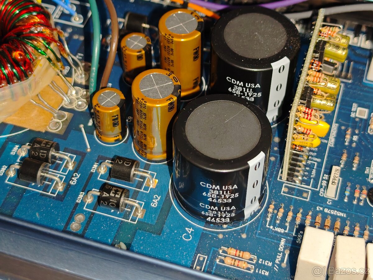 Zesilovač do auta Hifonics Zeus VIII - 9