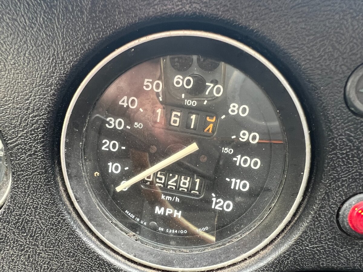 MGB GT 1800 - 9