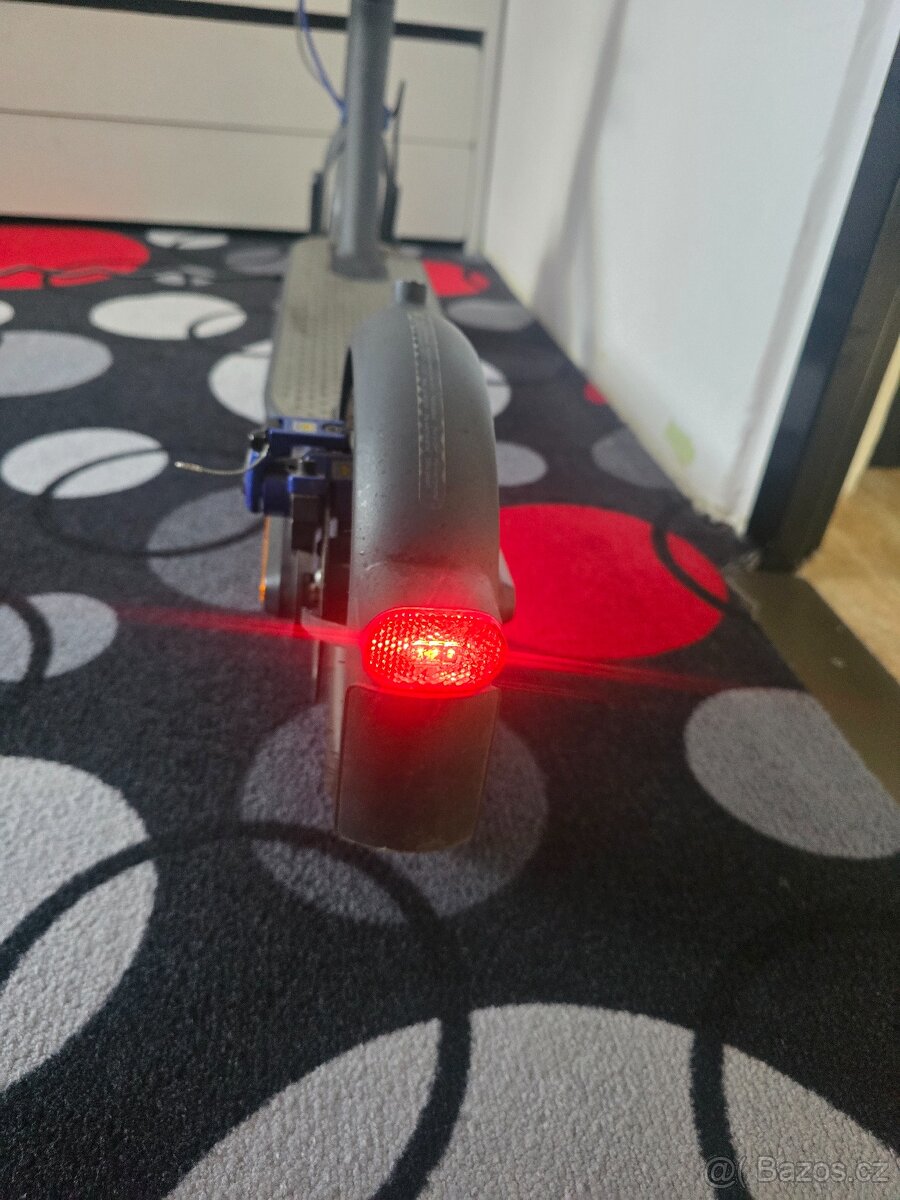 Elektrokoloběžka - 9