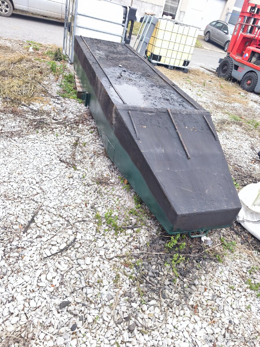 Kovová Rybářská pramice Praha - 9