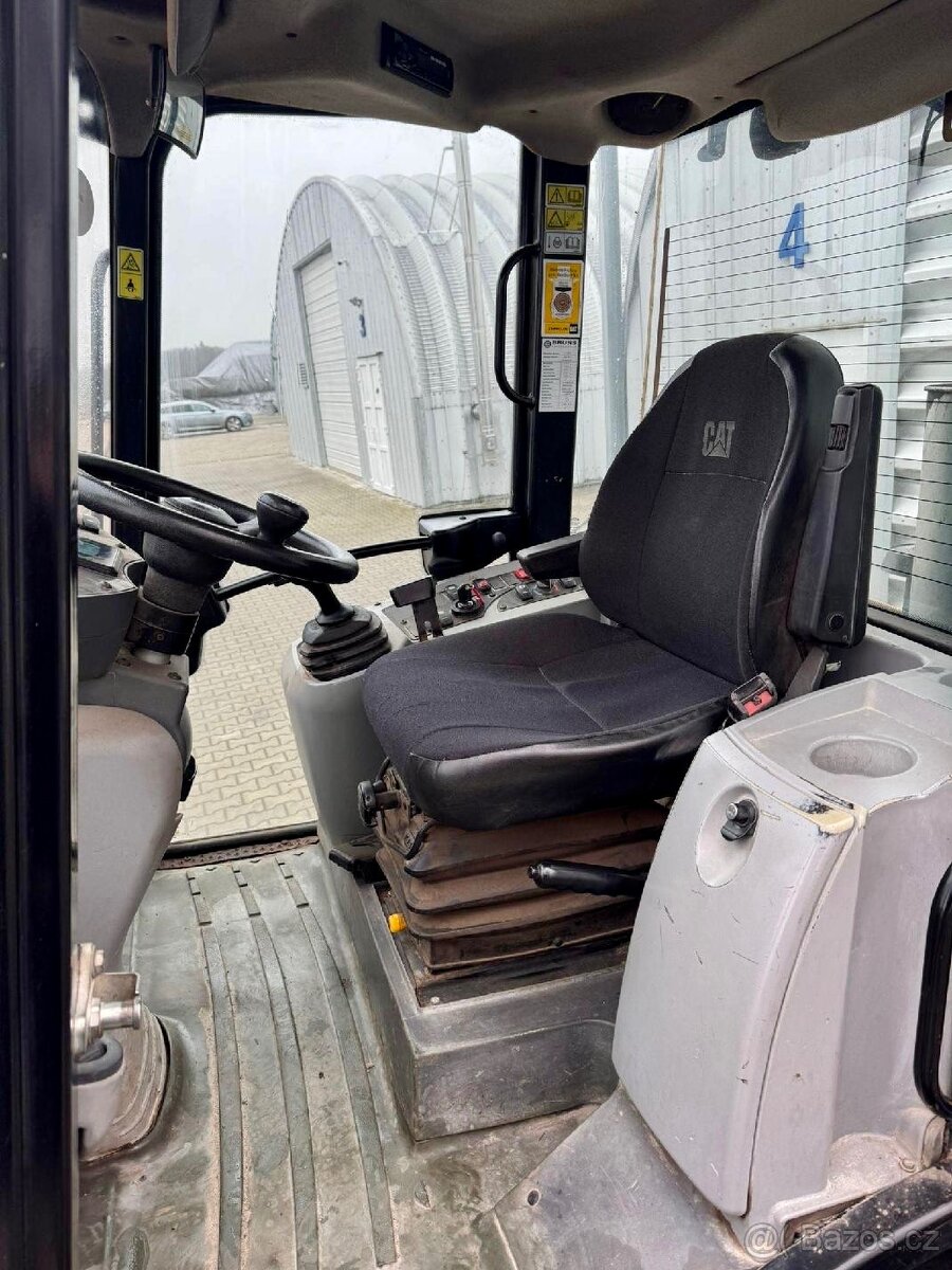 Klouboví nakladač CAT 908H žluté České SPZ - 9