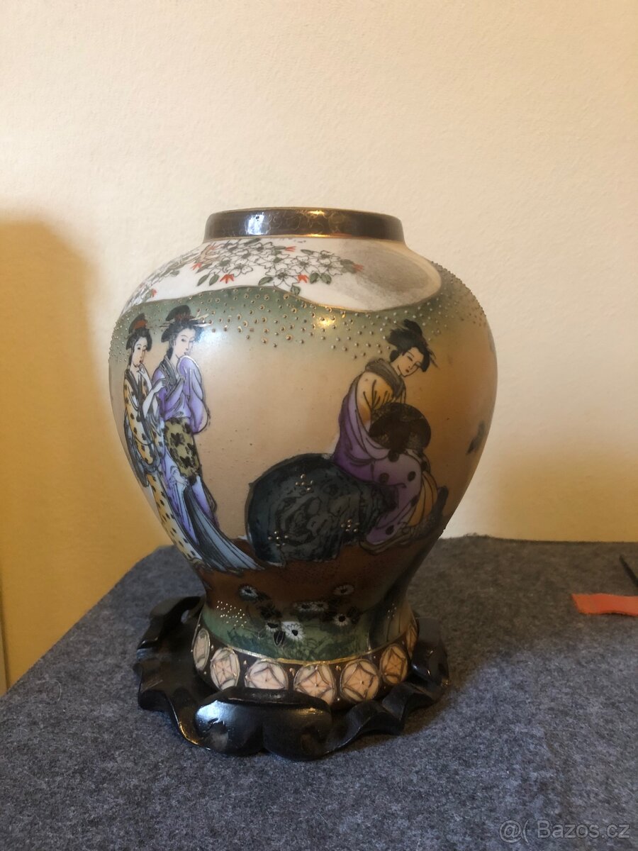 Dekorativní japonské vázy - 9