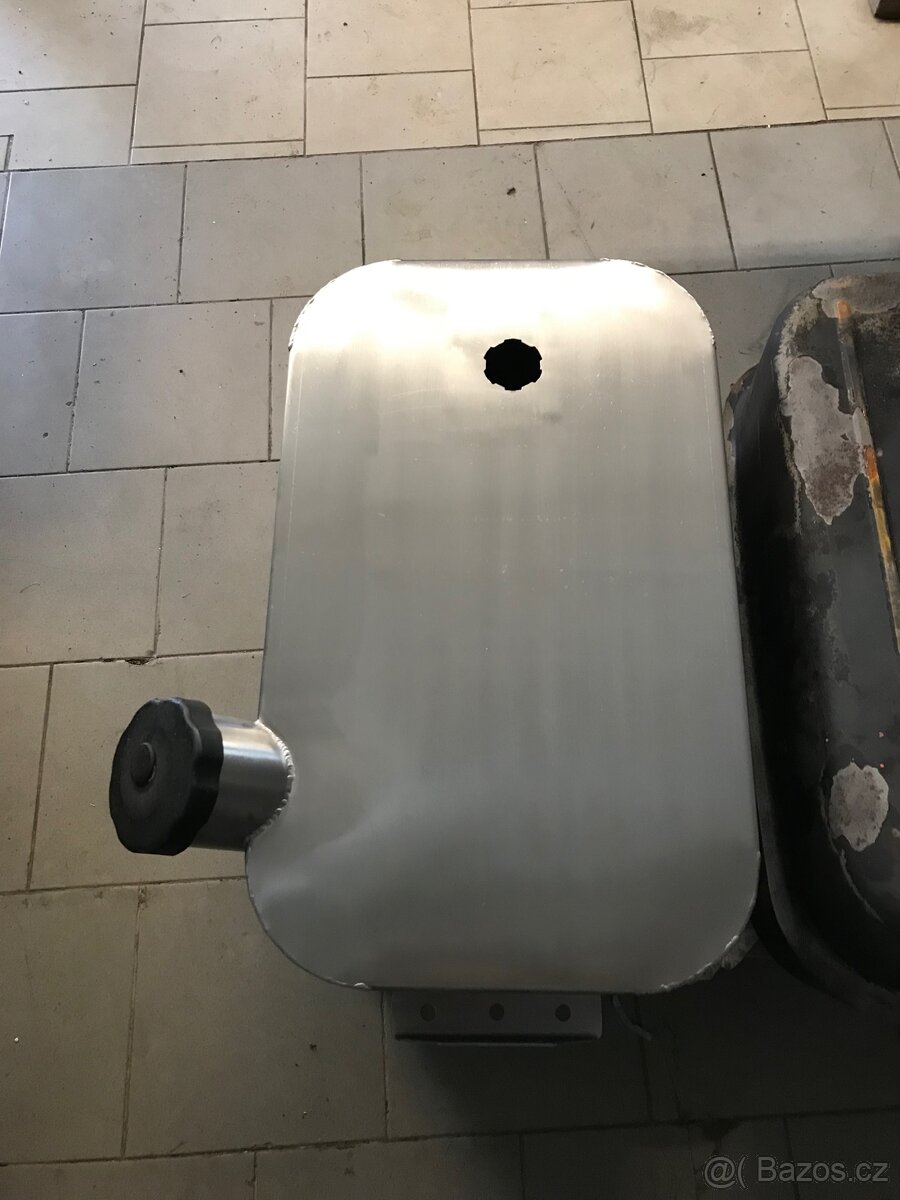 nádrž na naftu,benzín,olej,vodu,palivová nádrž - 9