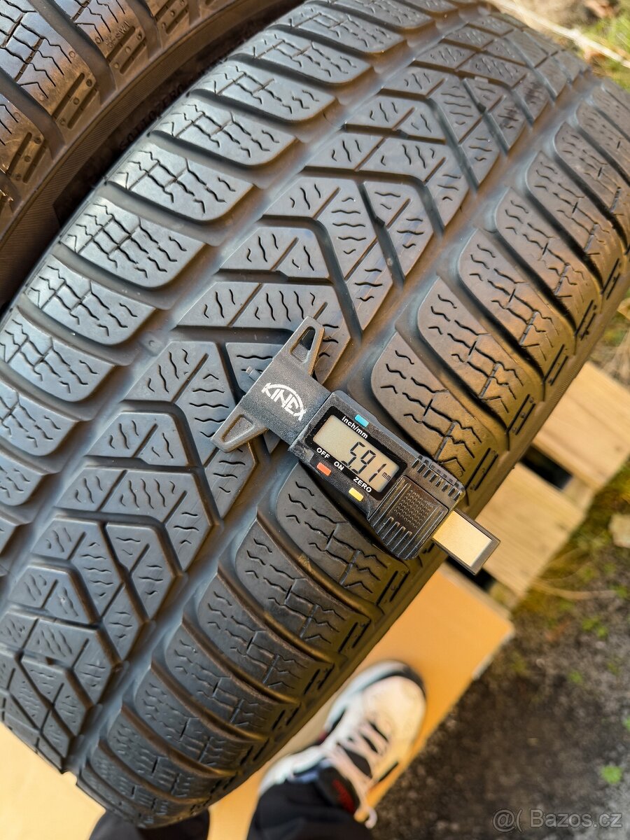 Zimní pneu 215/55/17 Pirelli Sottozero 3 - 9