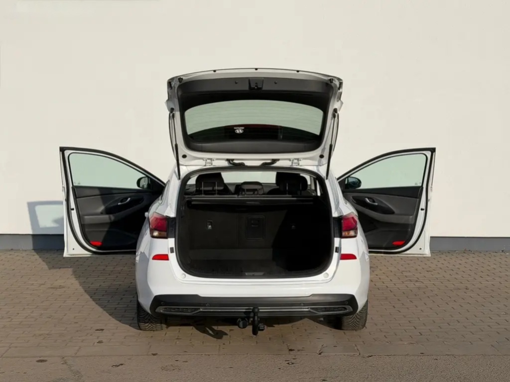 Hyundai i30, 1.6CRDi 85kW AUTOMAT SMART - 9