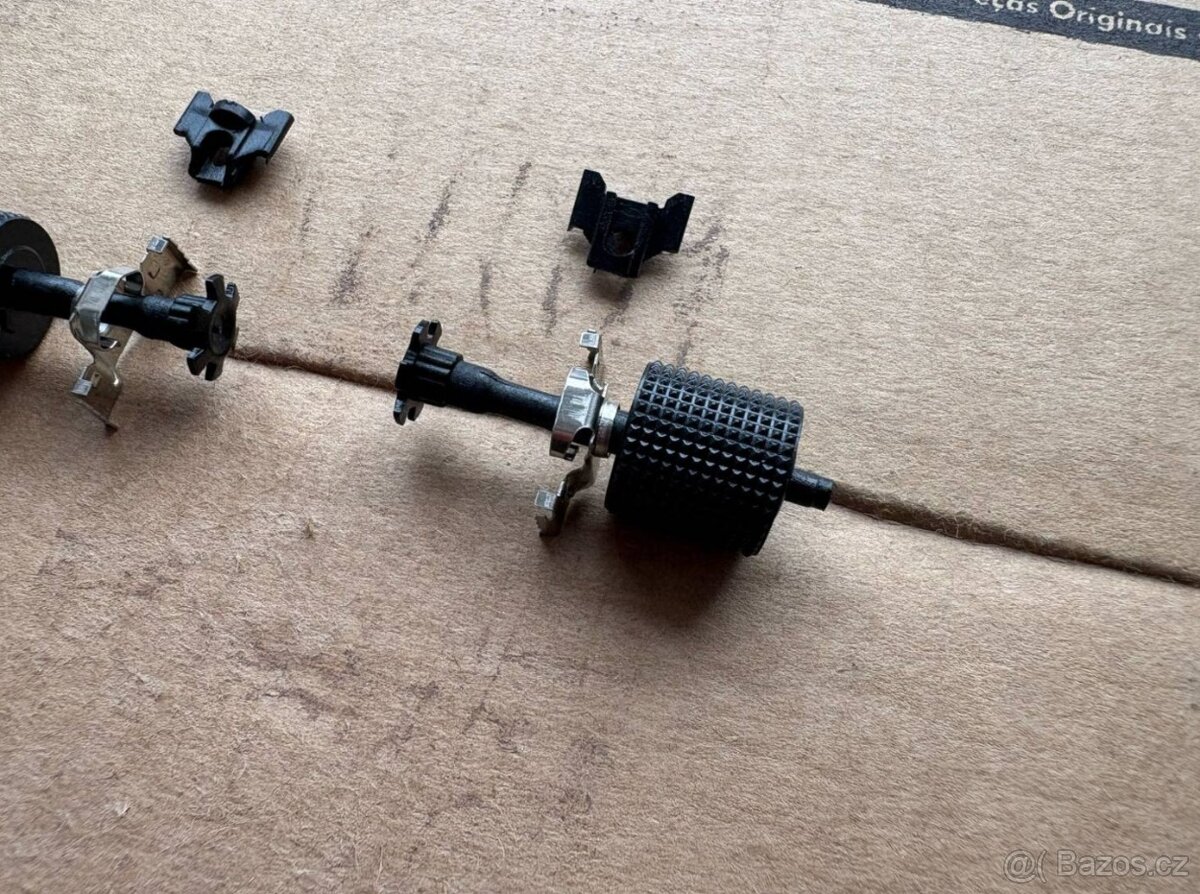 ROLOVACI KOLECKA NA MULTIFUNKCNI VOLANT - 9