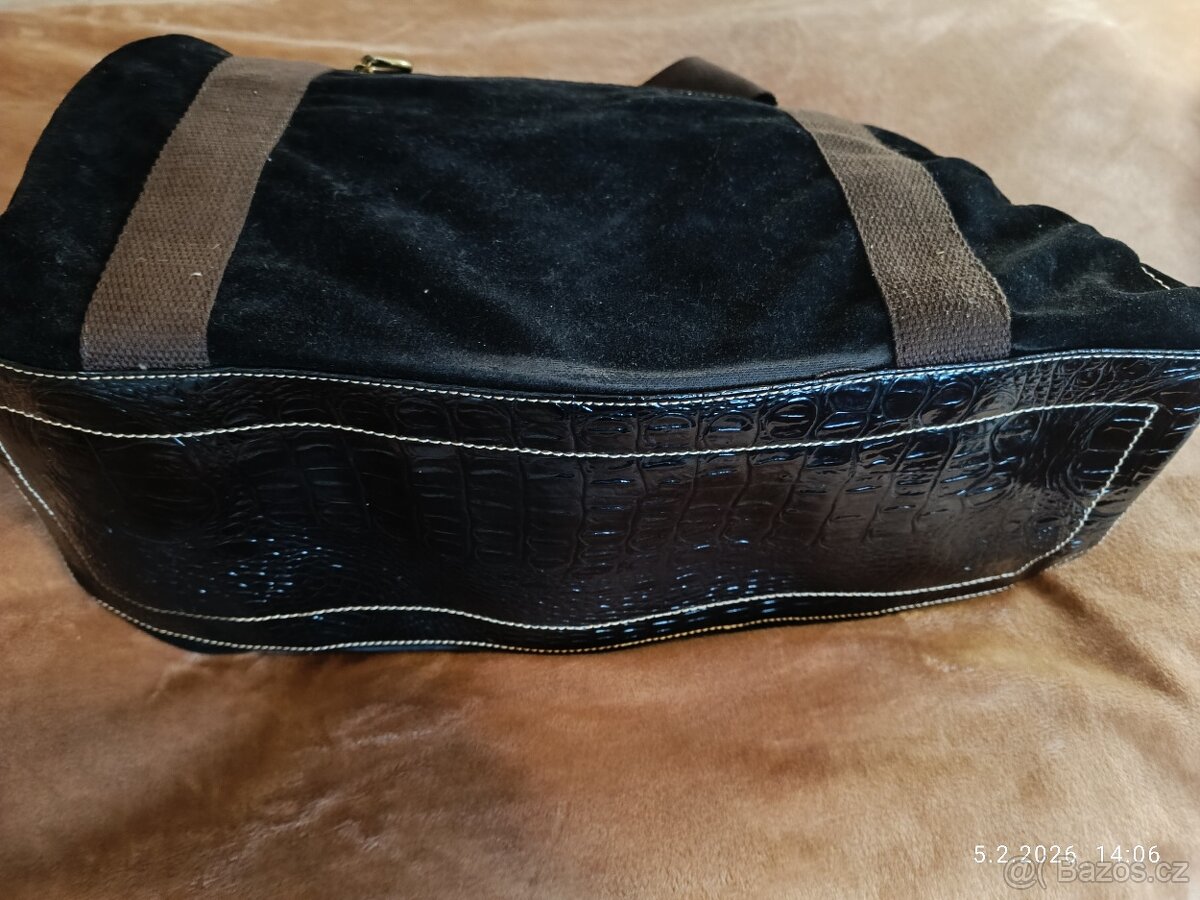 Prodám DÁMSKOU ČERNOU KABELKU - 9