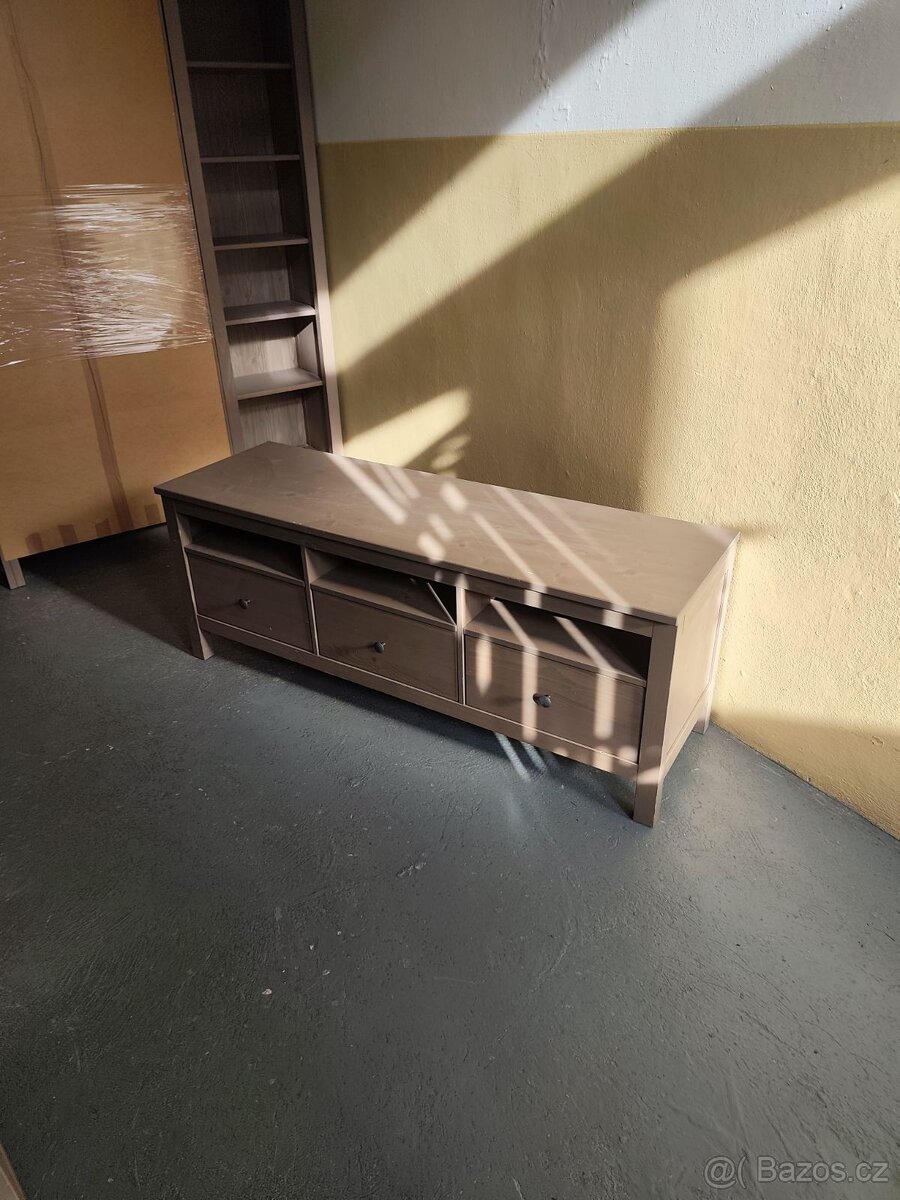 Obývací stěna Hemnes IKEA - 9