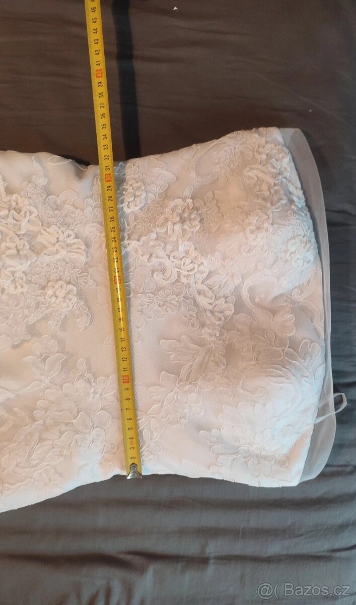 Prodám šaty vel. S - 9