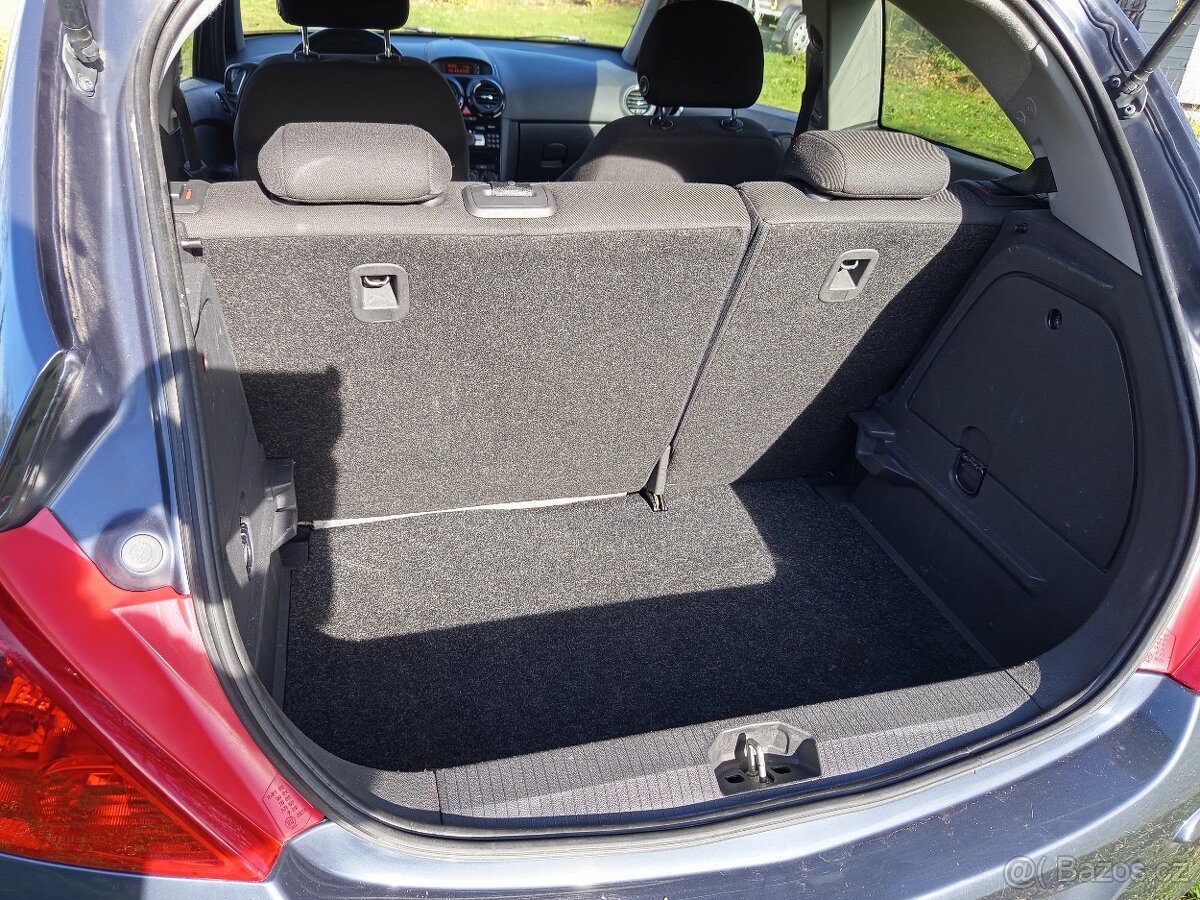 OPEL CORSA D 1,4 64kW r.v. 2010 najeto123tis. km - 9