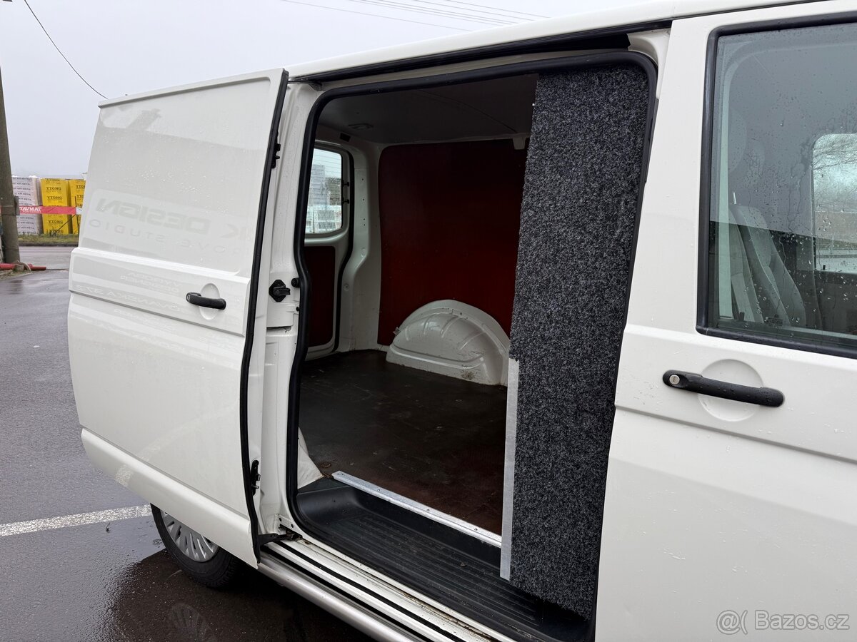 VW Transporter T5 1.9 TDI - 9