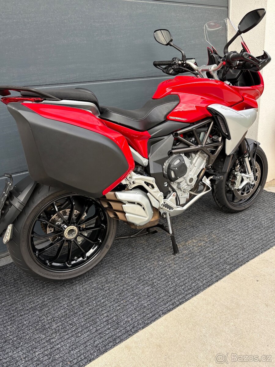 MV Agusta Turismo Veloce 800 - 9