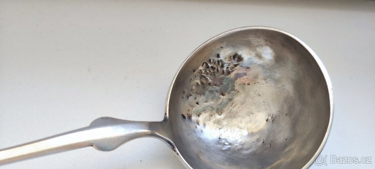 Starožitná stříbrná naběračka - 9