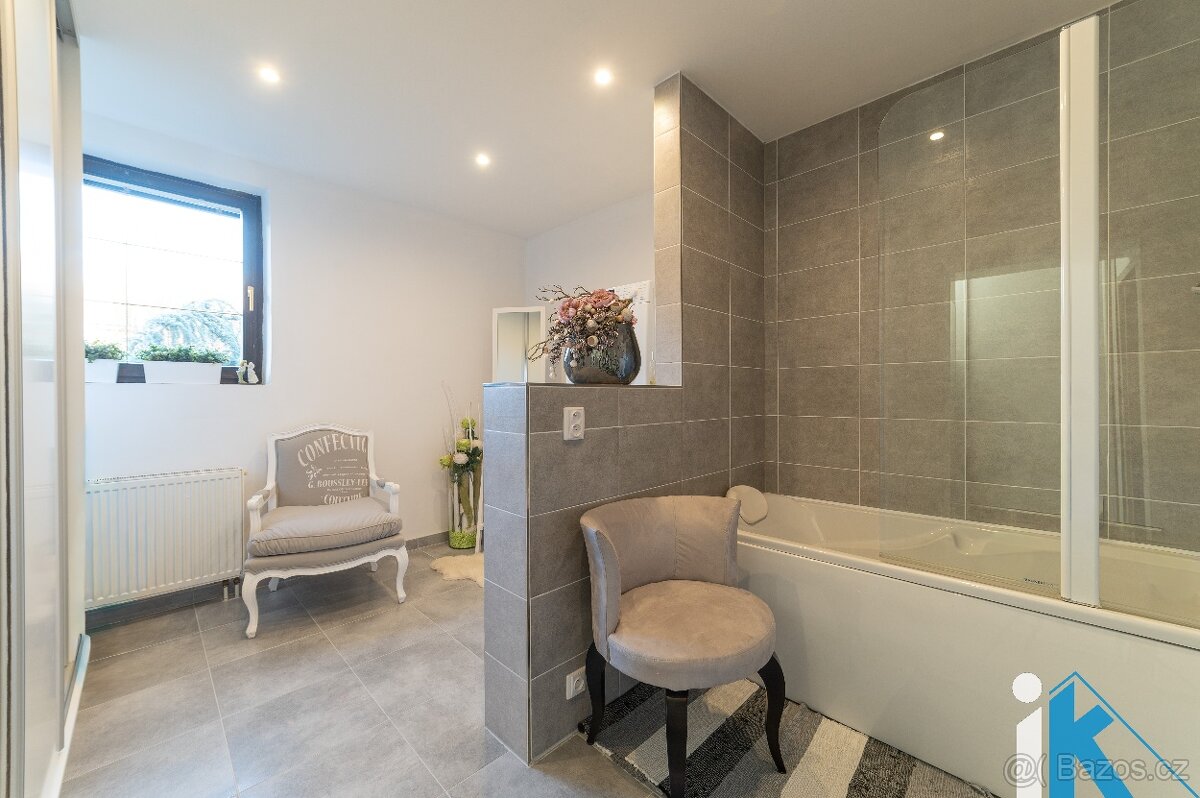 Vybavený rodinný dům 5+1 - 9