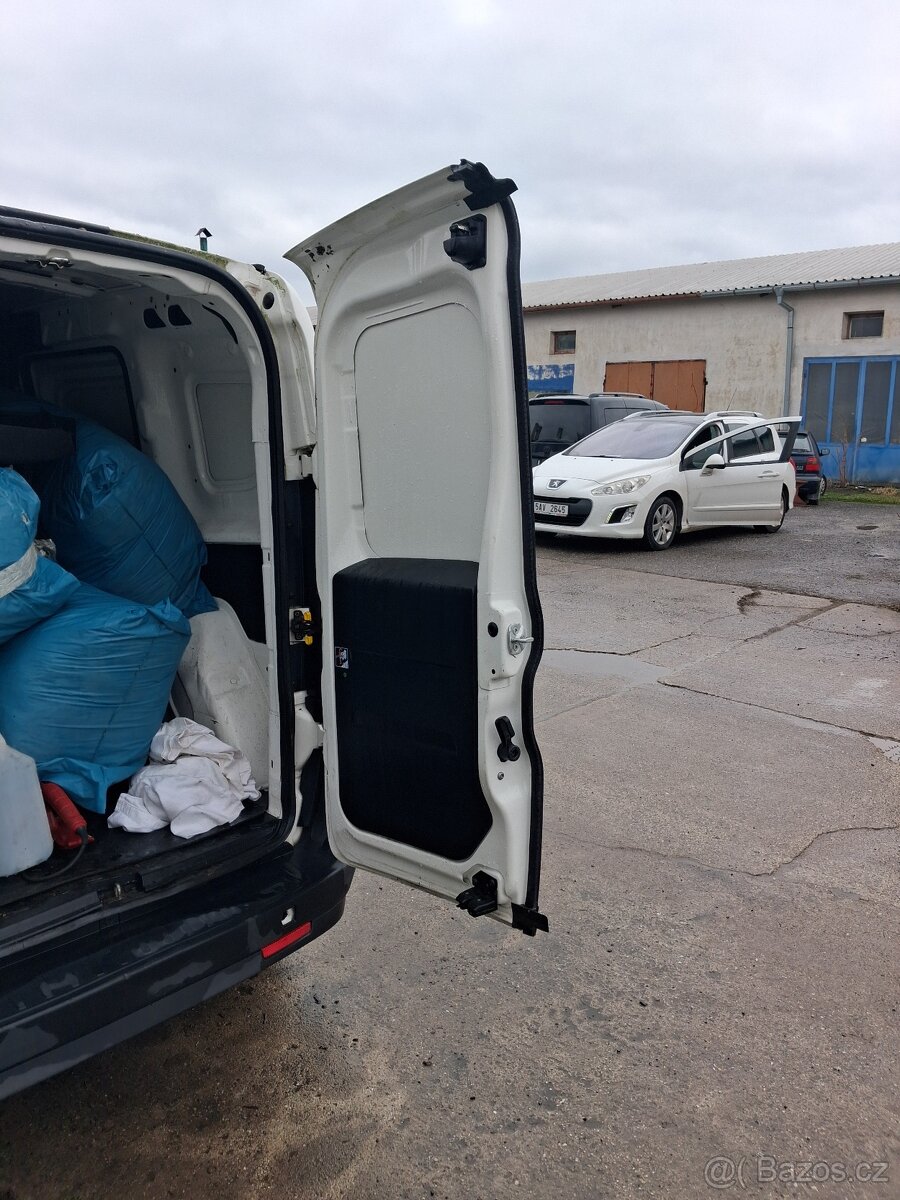 Fiat Doblo 1.6 Jtd 77kw rok 2012 dily - 9