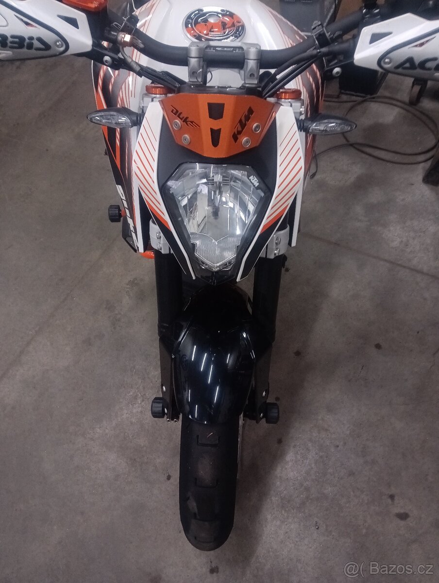 KTM Duke 390 White ABS - 9