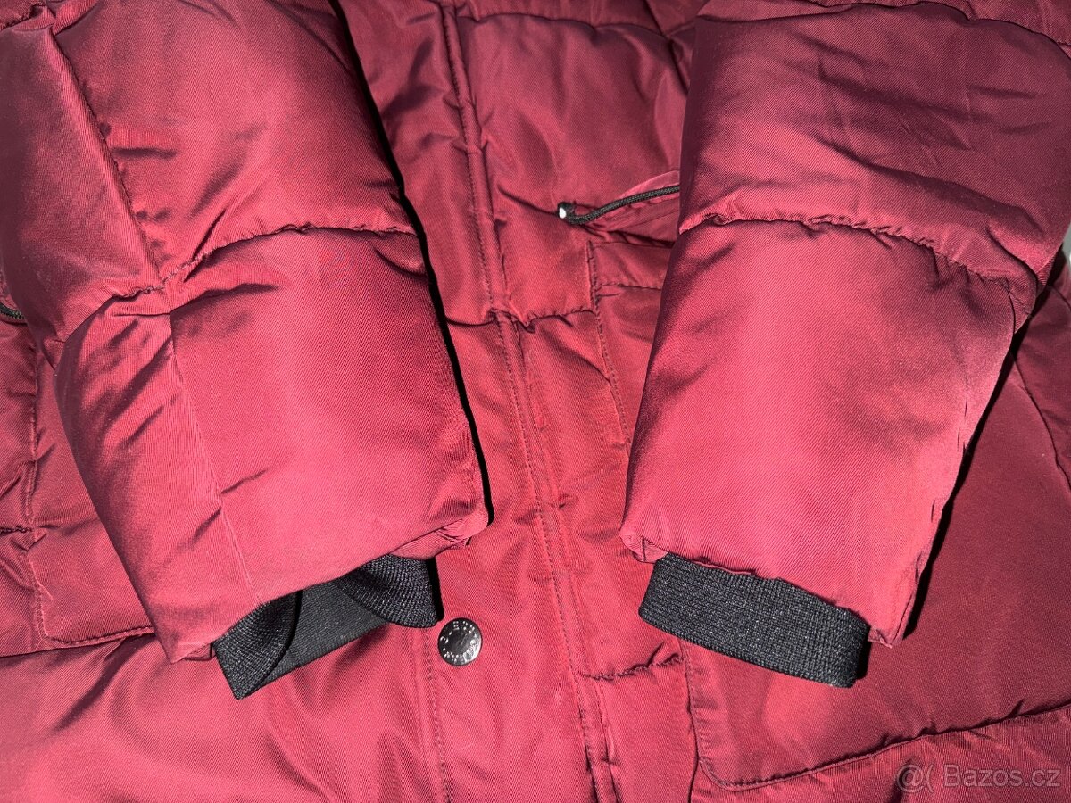 DÁMSKA BUNDA GUESS vel.M - 9