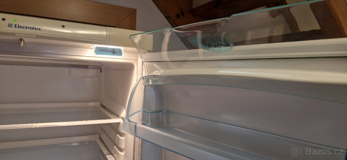 Chladnička s mrazákem Electrolux ER8417B - 9