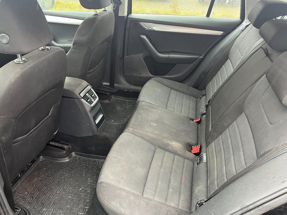 Škoda Octavia 2.0tdi 110kw manuál alu + zimní po servisu - 9