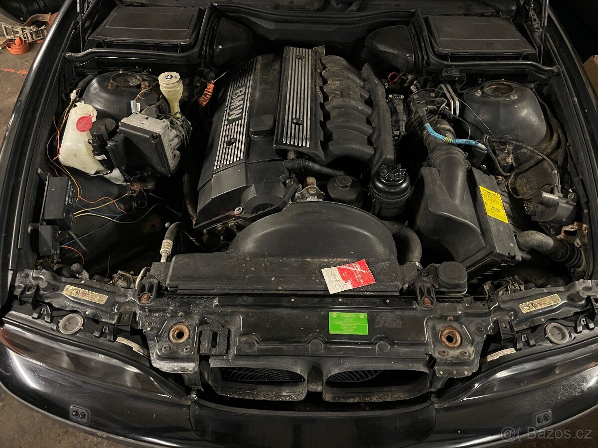 Bmw e39 523i Touring Náhradní díly - 9