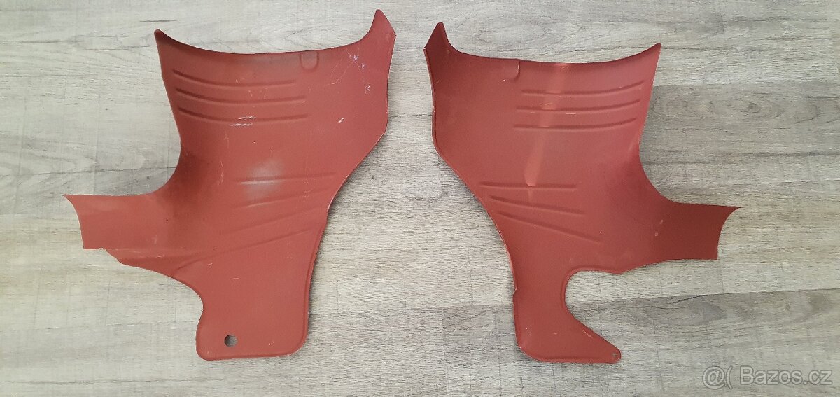 Jawa 50 pionýr 550, 555 prsíčka, dvířka, podsedláky, víčko - 9