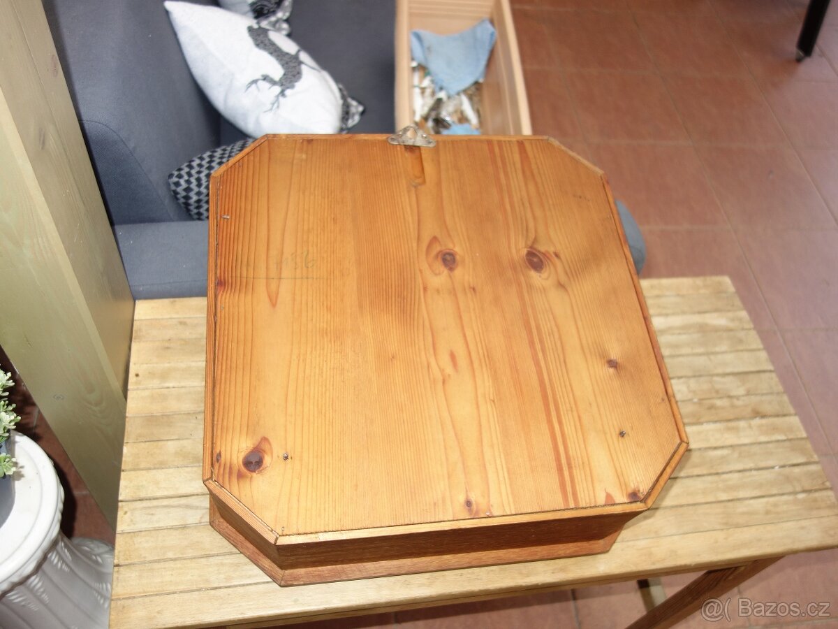 Nástěnné hodiny Kienzle, školní či nádražní - 9