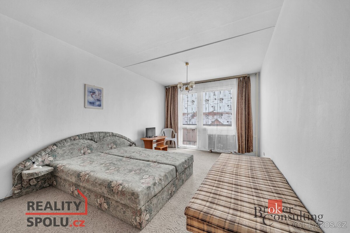 Převod dr. podílu, byty/2+1, 63 m2, Julia Fučíka 890, 50401 - 9