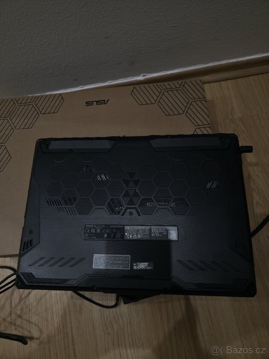 Herní notebook Asus Tuf Gaming - 9