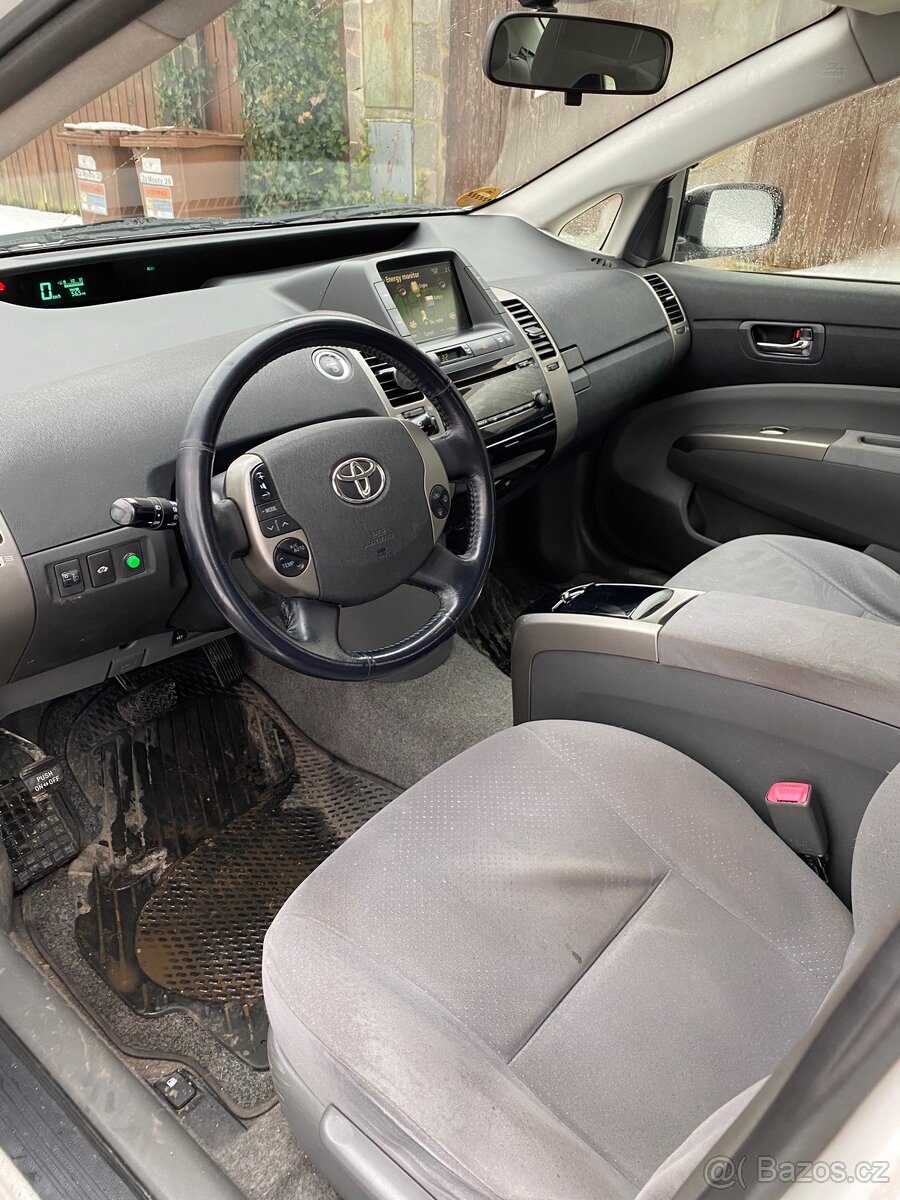 Toyota Prius Hybrid - 9