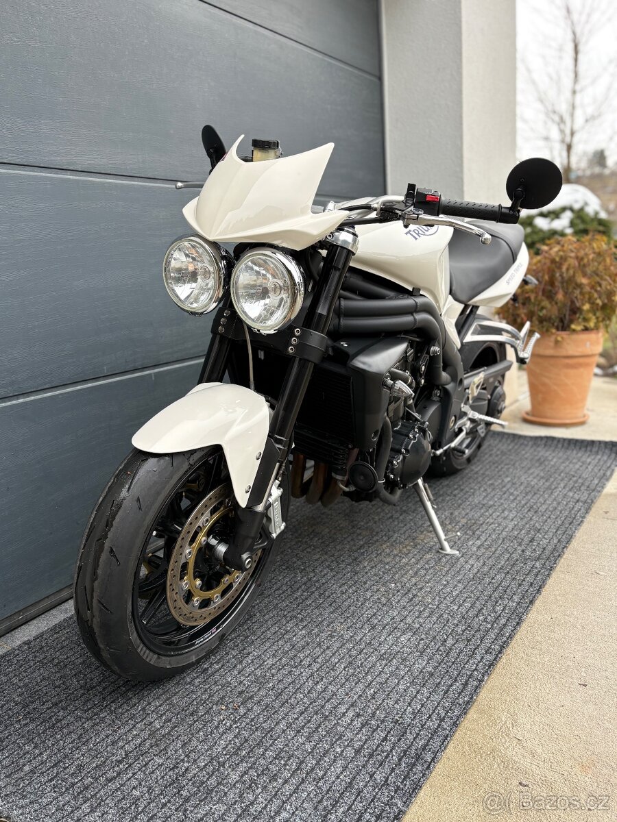 Triumph Speed Triple 1050 - 9