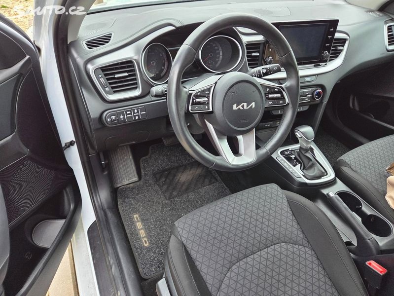 Kia Cee´d, 1,5TGDi, ZÁRUKA, SERVIS, GUMY - 9