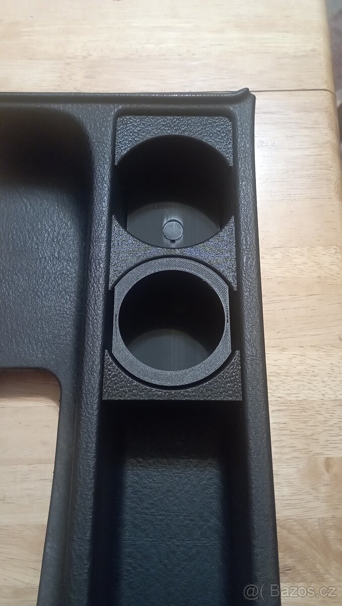 Držák nápojů - 9