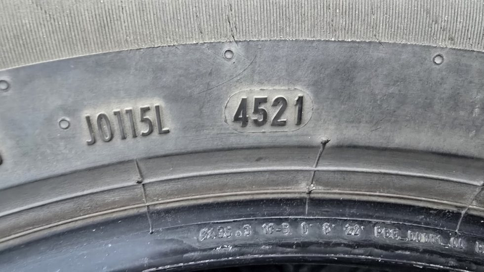 Celoroční pneu 215/55/17 Pirelli - 9
