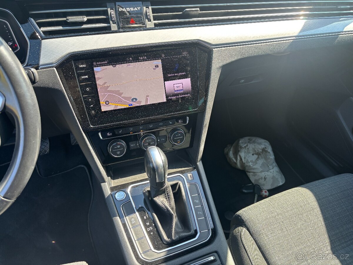 Volkswagen Passat 2,0TDI COMBI - 9