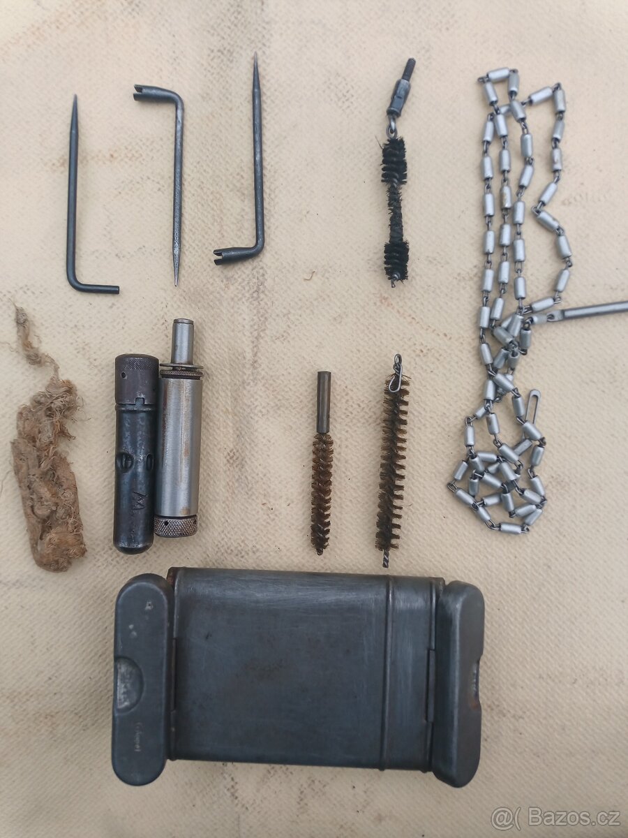 sumky, boty, čištění na pušku, ešus... - 9