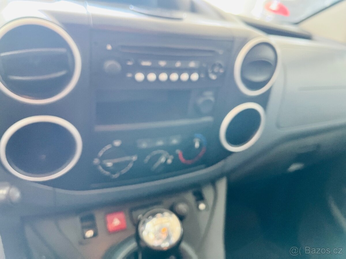 PEUGEOT PARTNER 1.6 HDi TEPEE 5 MÍST TAŽNÉ KLIMA - 9