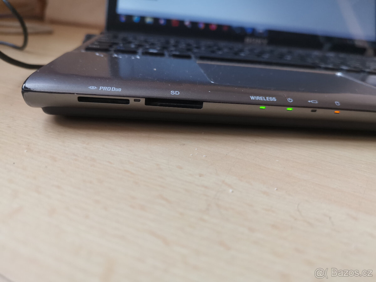 SONY VAIO SVE1511H1ESI - výborný stav - 9