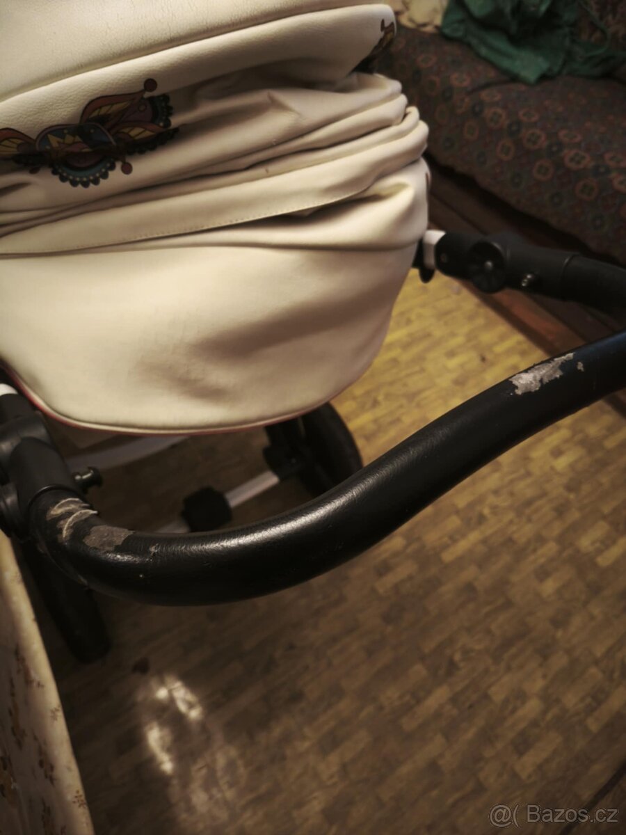 Kočárek Junama - 9