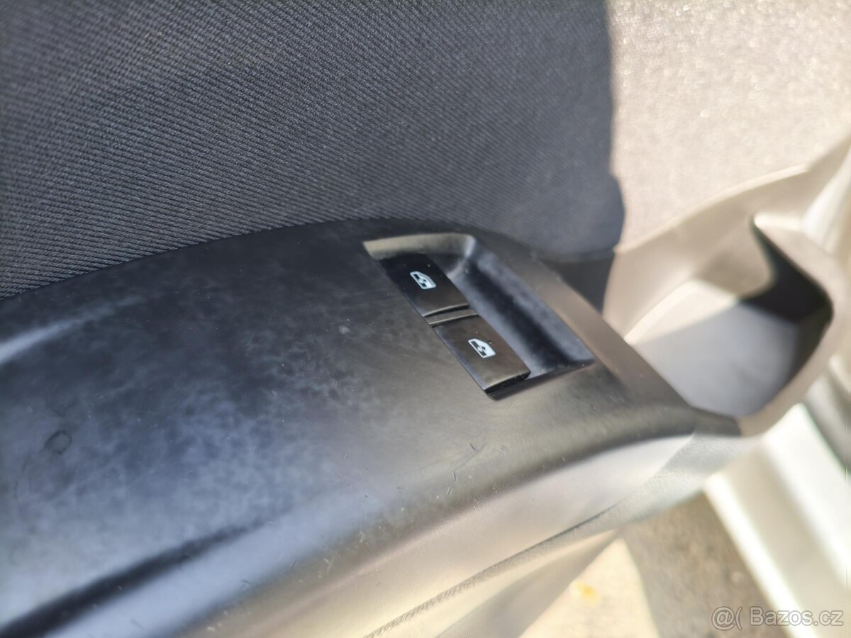 Opel Meriva 1.4 T , 88 kW benzín, 2010 - 9