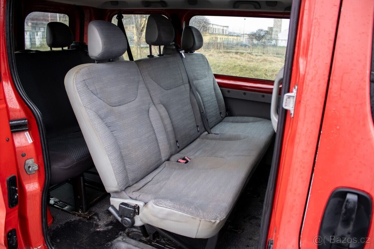 Renault Trafic 2.0 dCi 16V Passenger / 84kW / 2011 - 9